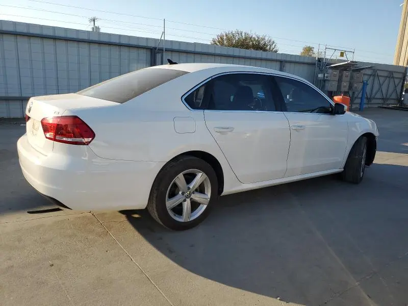 2015 VOLKSWAGEN PASSAT S  