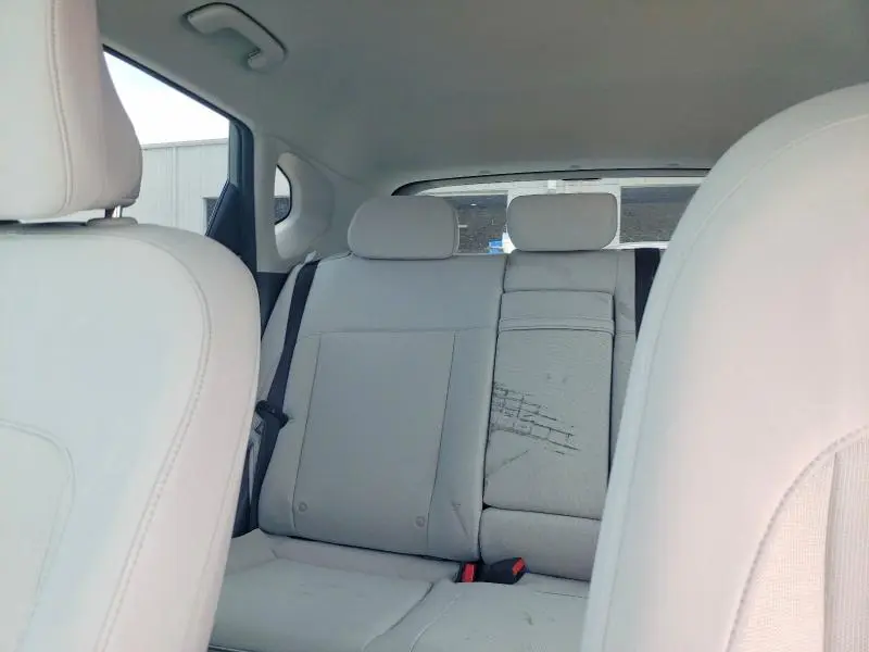 2024 HYUNDAI KONA SE  