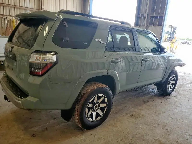 2022 TOYOTA 4RUNNER SR5/SR5 PREMIUM  