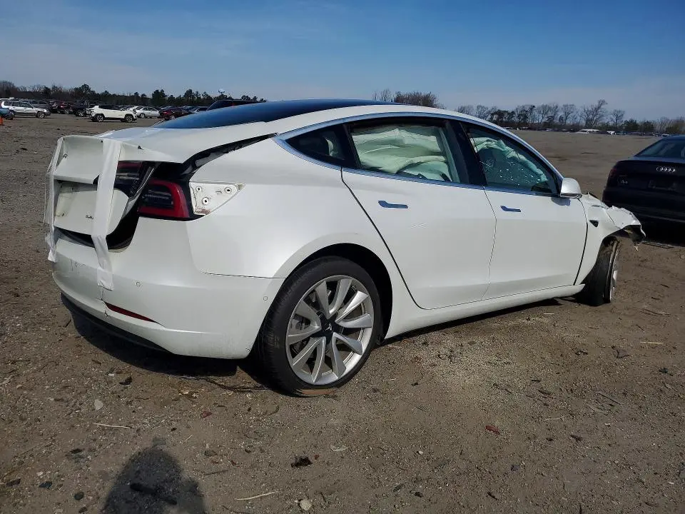 2018 TESLA MODEL 3   