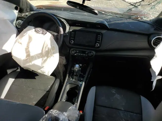 2024 NISSAN KICKS SR