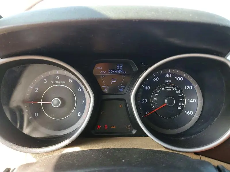 2011 HYUNDAI ELANTRA   