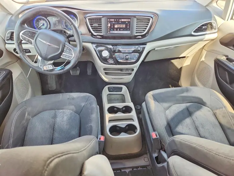 2022 CHRYSLER VOYAGER LX  