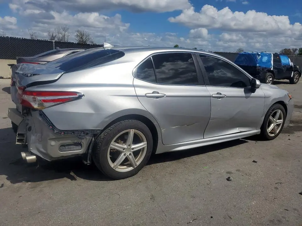 2020 TOYOTA CAMRY SE  