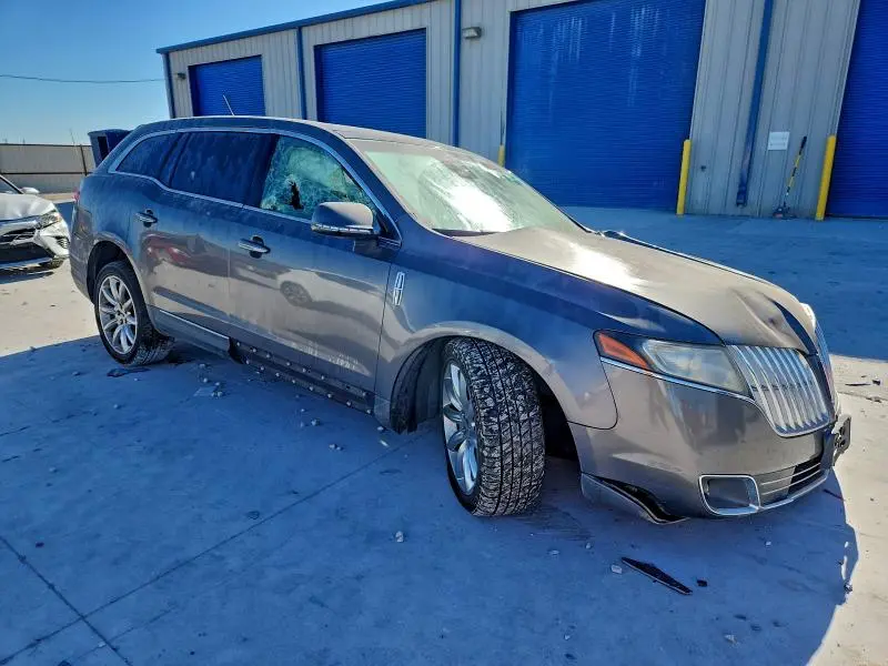 2010 LINCOLN MKT   