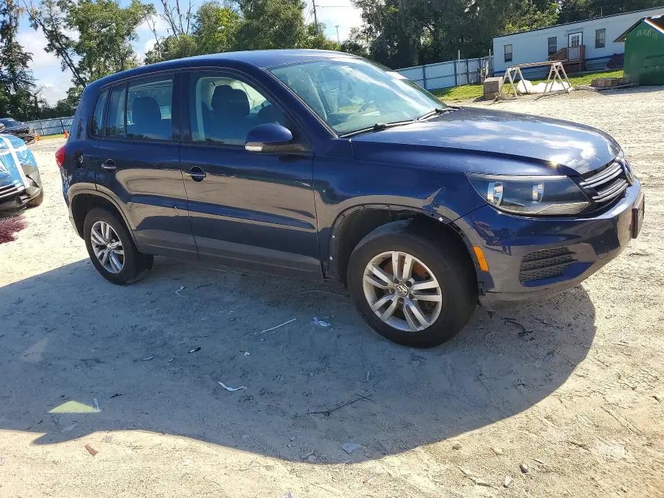 2013 VOLKSWAGEN TIGUAN S  
