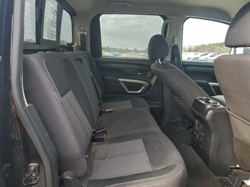 2021 NISSAN TITAN SV  