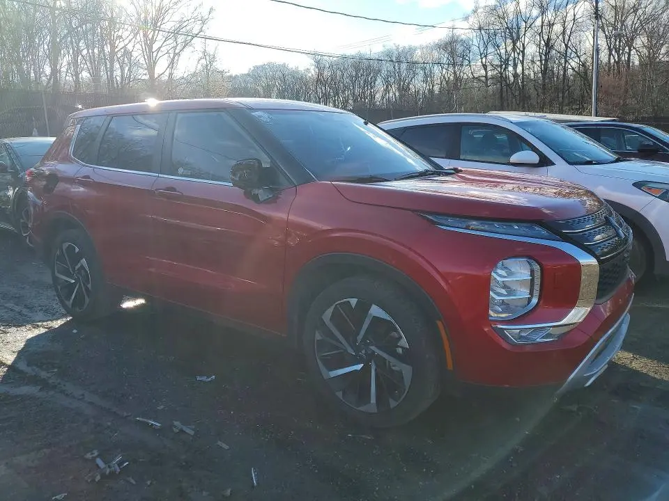 2024 MITSUBISHI OUTLANDER SE  