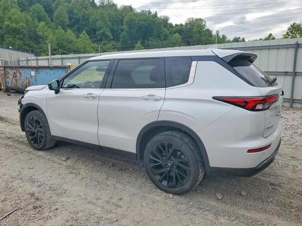 2024 MITSUBISHI OUTLANDER SE  