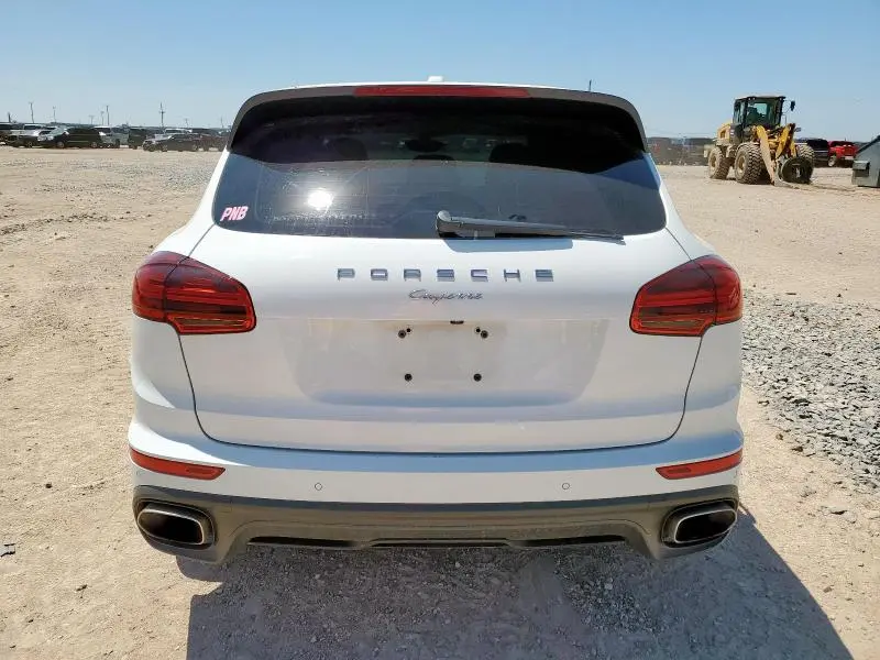 2016 PORSCHE CAYENNE   