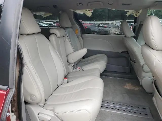2013 TOYOTA SIENNA XLE  