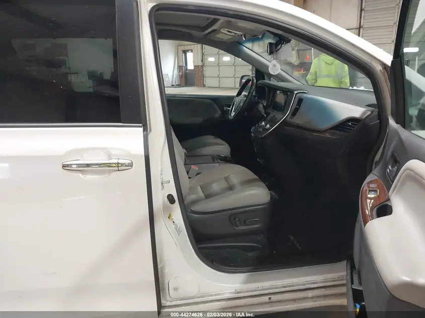 2015 TOYOTA SIENNA LIMITED PREMIUM 7 PASSENGER