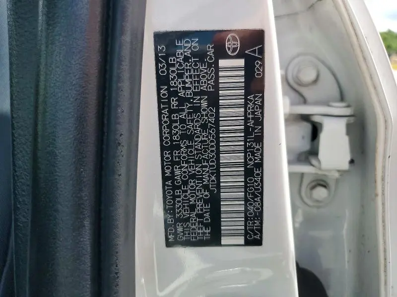 2013 TOYOTA YARIS 5-DOOR LE  