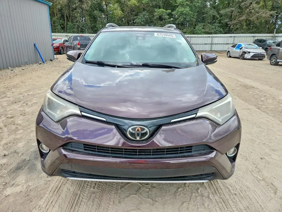 2017 TOYOTA RAV4 XLE  