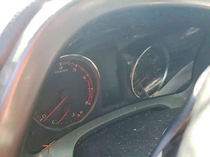 2018 TOYOTA RAV4 SE  