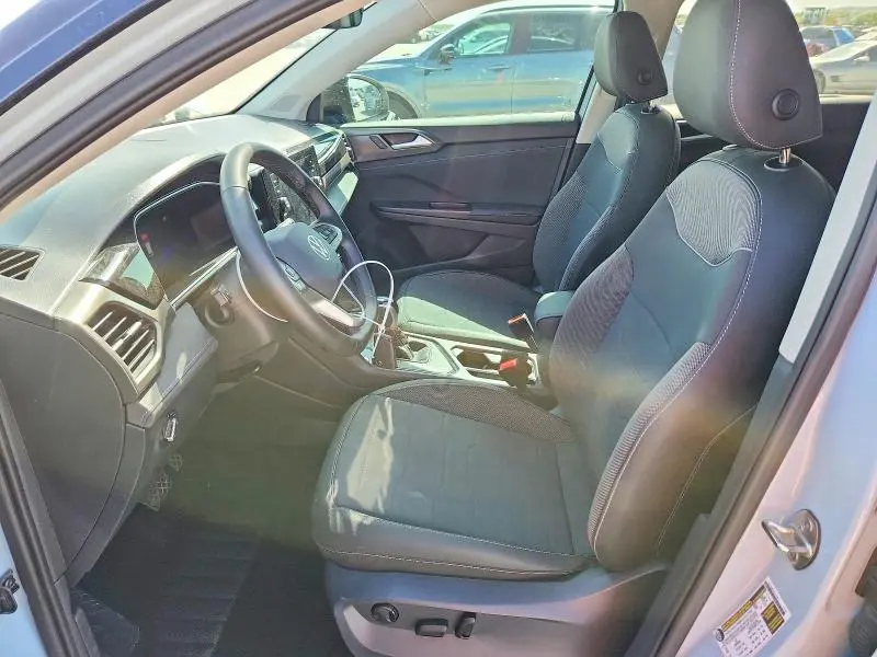 2025 VOLKSWAGEN TAOS SE BLACK  