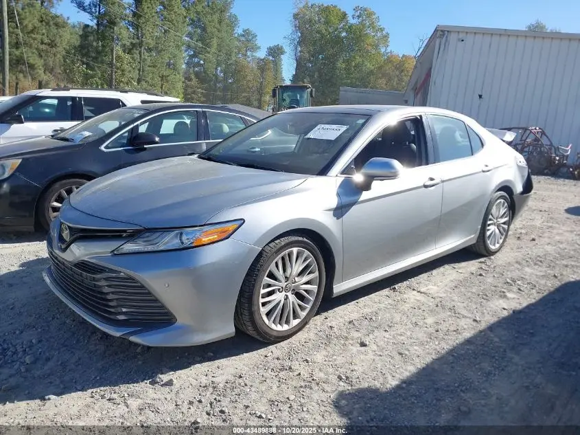 2019 TOYOTA CAMRY XLE V6