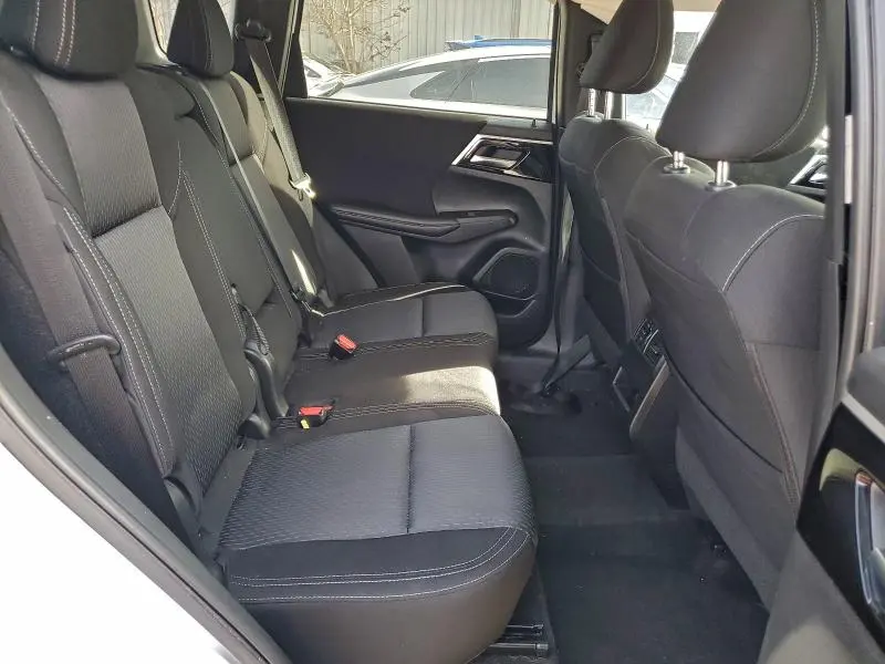 2024 MITSUBISHI OUTLANDER ES  