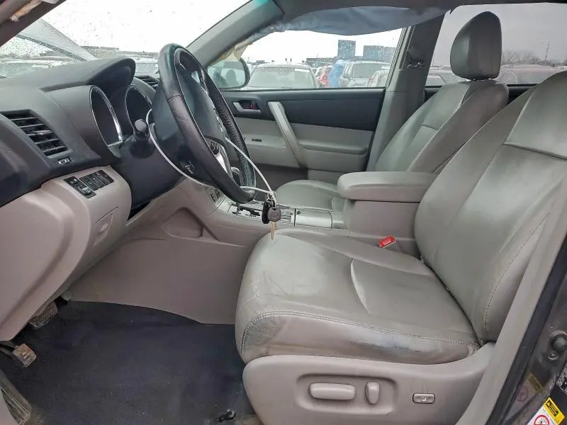 2013 TOYOTA HIGHLANDER BASE  