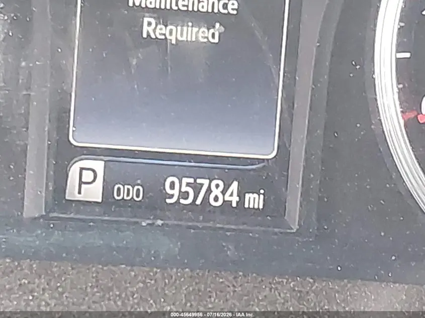 2016 TOYOTA CAMRY SE