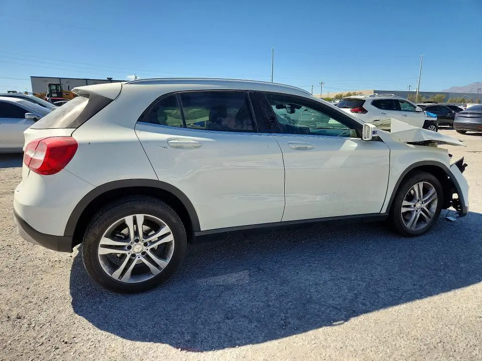 2015 MERCEDES-BENZ GLA 250  