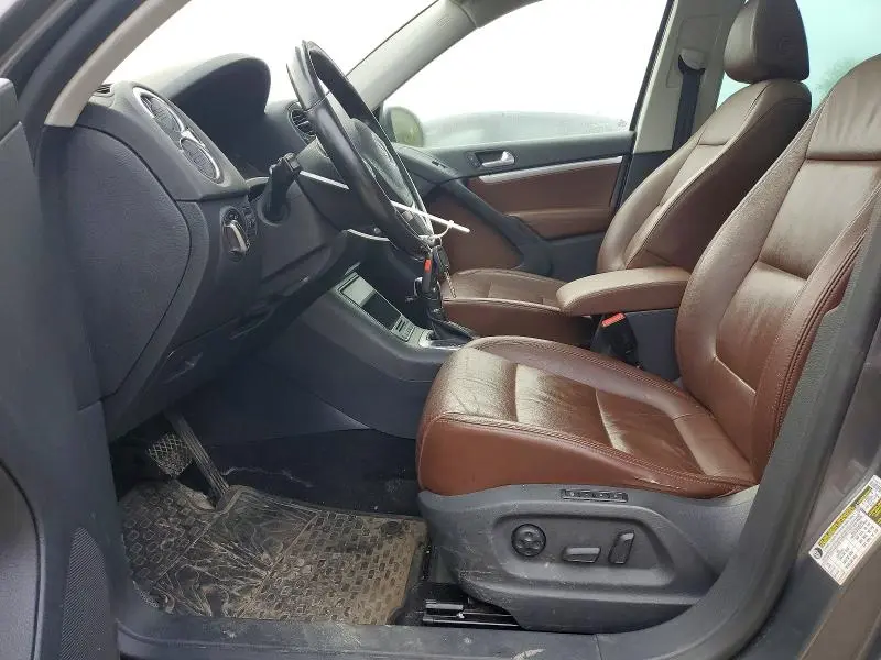 2013 VOLKSWAGEN TIGUAN S  