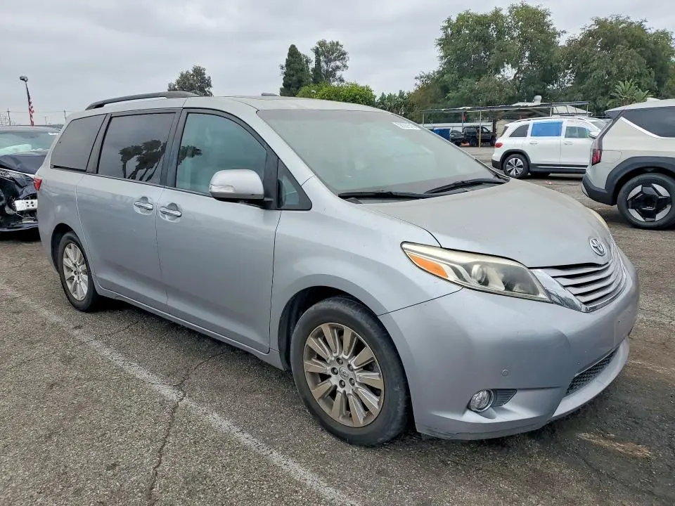 2015 TOYOTA SIENNA LIMITED PREMIUM 7-PASSENGER  