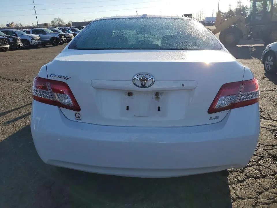 2010 TOYOTA CAMRY LE  