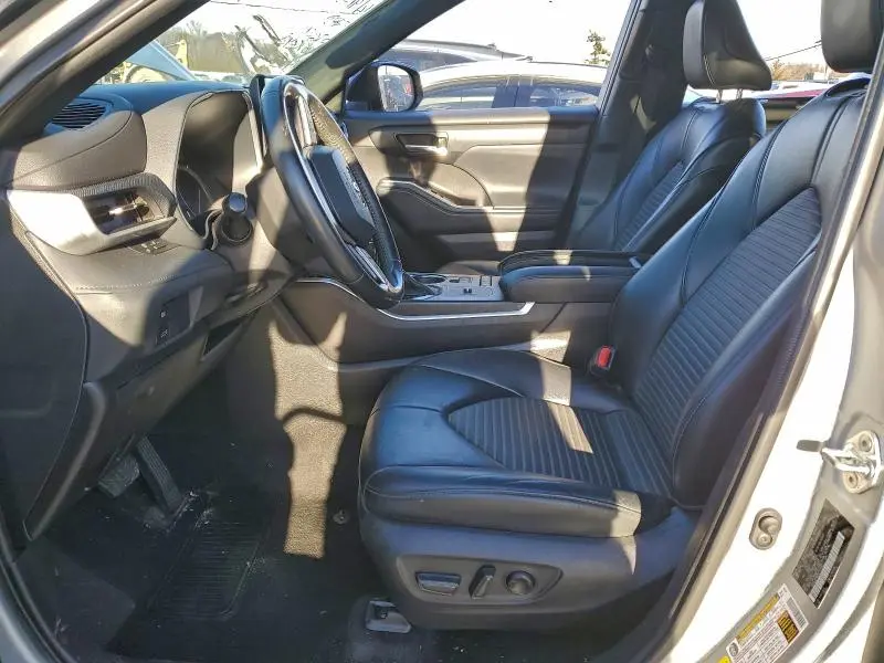 2022 TOYOTA HIGHLANDER XSE  