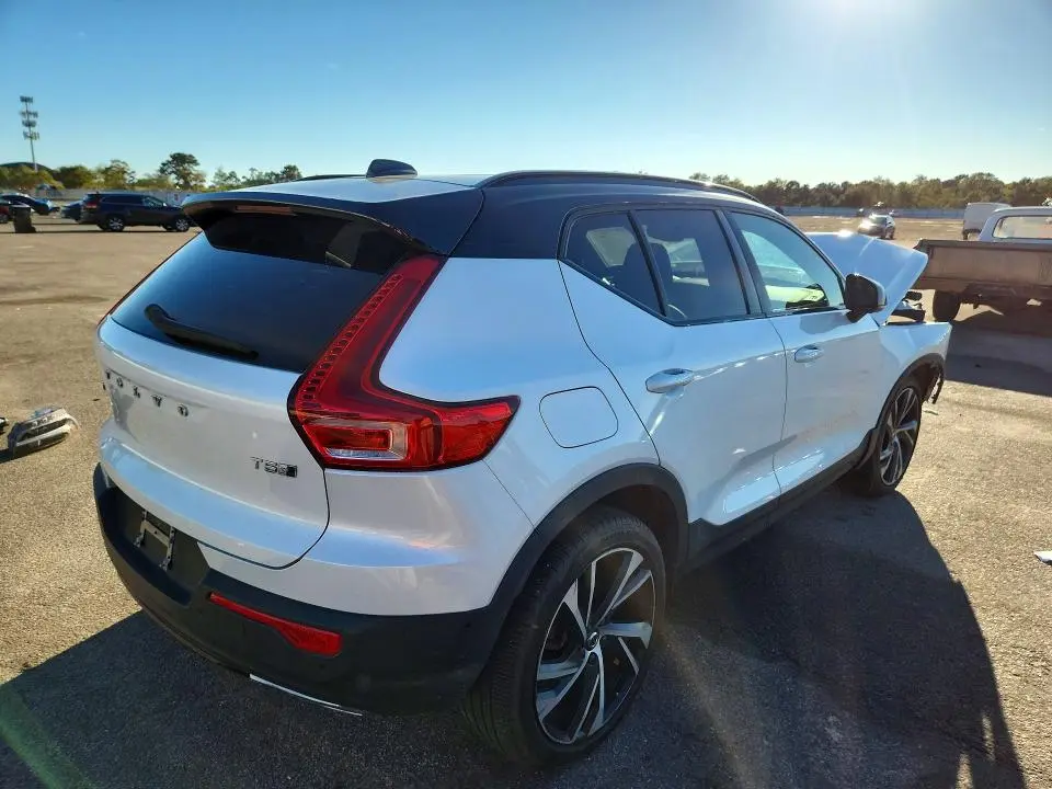 2019 VOLVO XC40 T5 R-DESIGN  