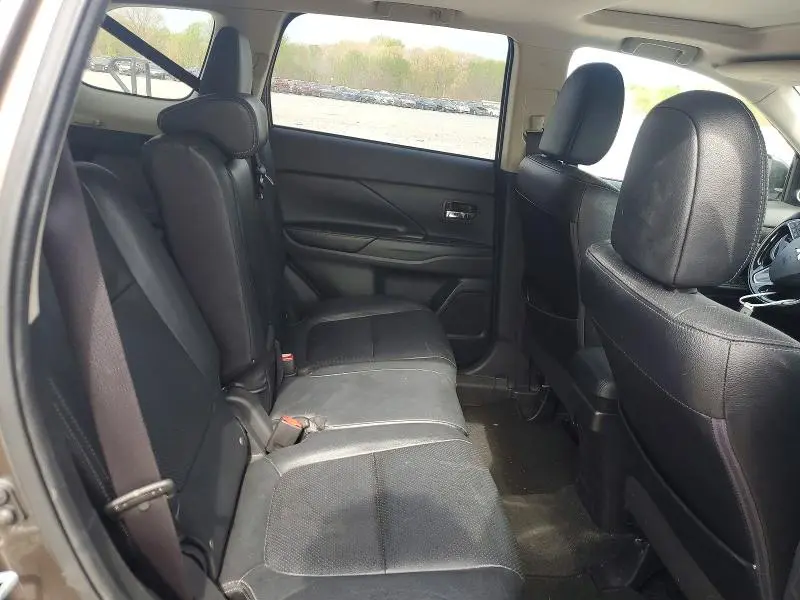 2018 MITSUBISHI OUTLANDER SE  