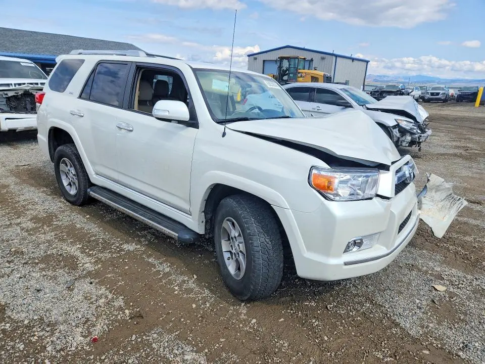 2013 TOYOTA 4RUNNER SR5  