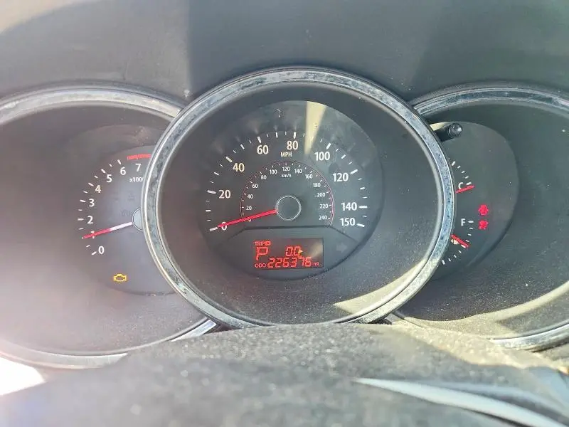 2011 KIA SORENTO LX  