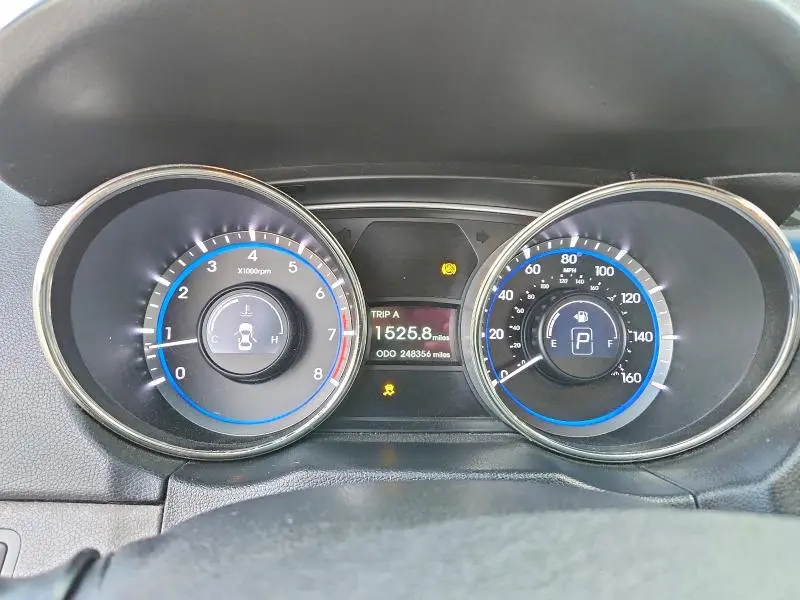 2012 HYUNDAI SONATA GLS  