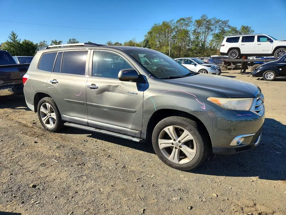 2011 TOYOTA HIGHLANDER LIMITED  