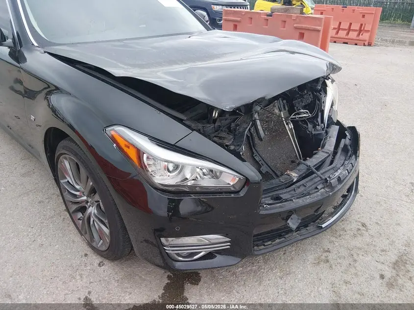 2017 INFINITI Q70 3.7X