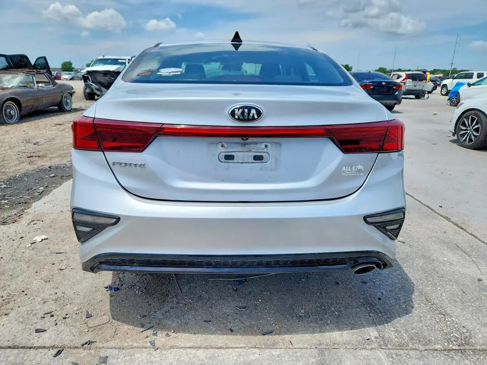 2019 KIA FORTE LXS  
