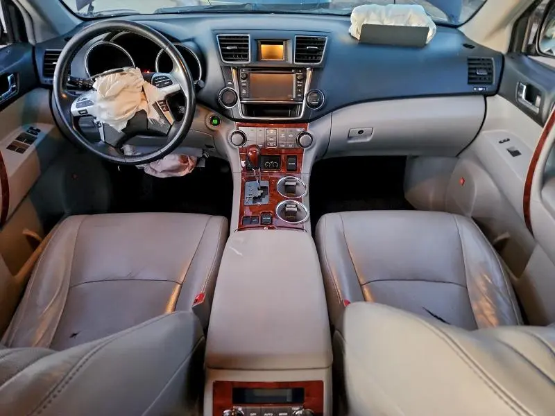 2013 TOYOTA HIGHLANDER LIMITED  