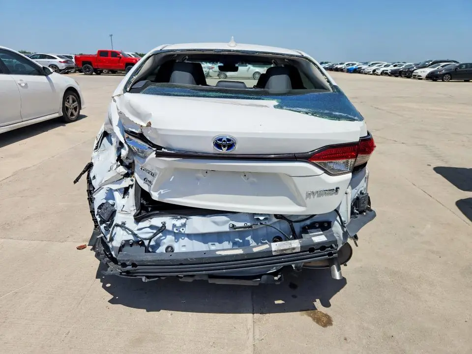 2021 TOYOTA COROLLA LE  