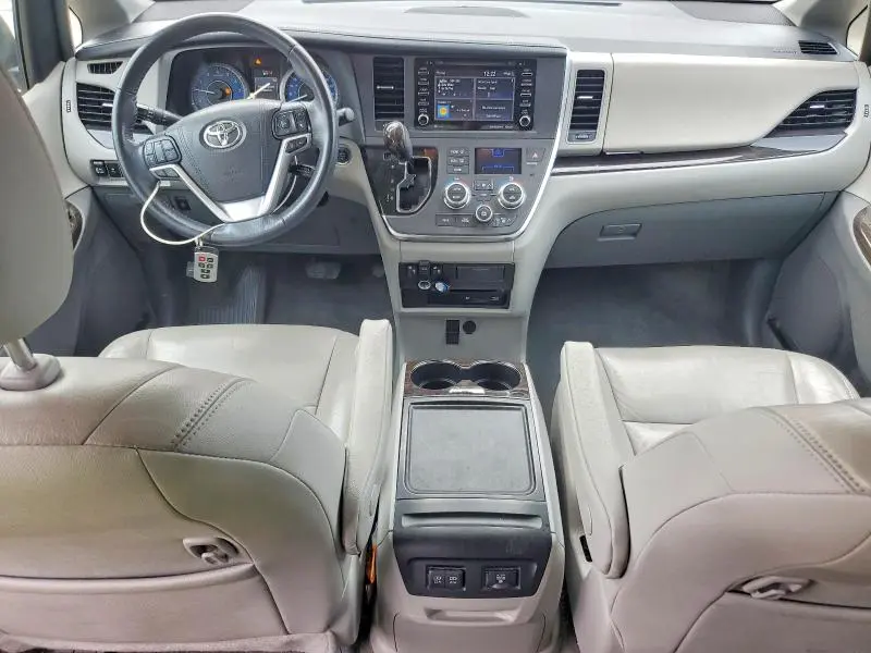 2018 TOYOTA SIENNA XLE PREMIUM 8-PASSENGER  