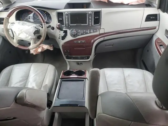 2011 TOYOTA SIENNA XLE  