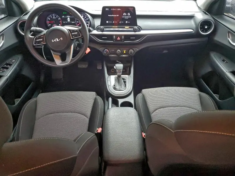 2023 KIA FORTE LX  