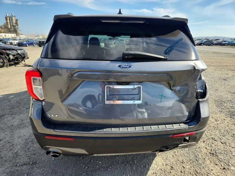 2021 FORD EXPLORER XLT  