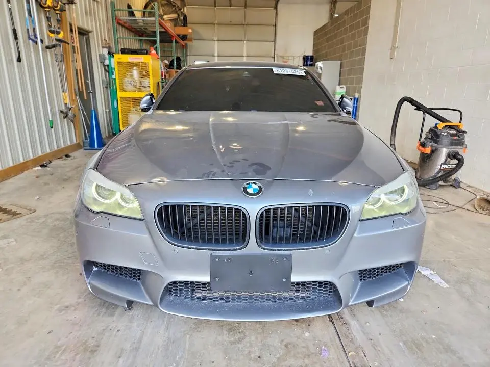 2013 BMW M5   