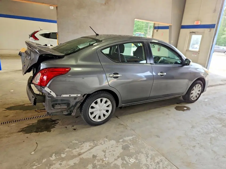 2018 NISSAN VERSA SV  