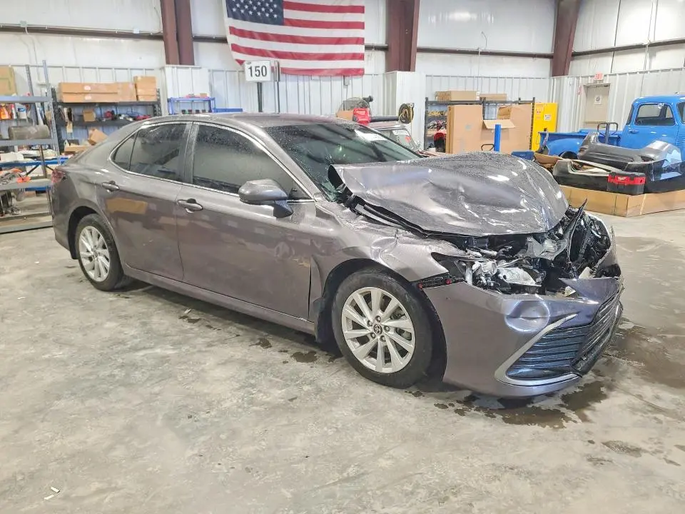 2022 TOYOTA CAMRY LE  