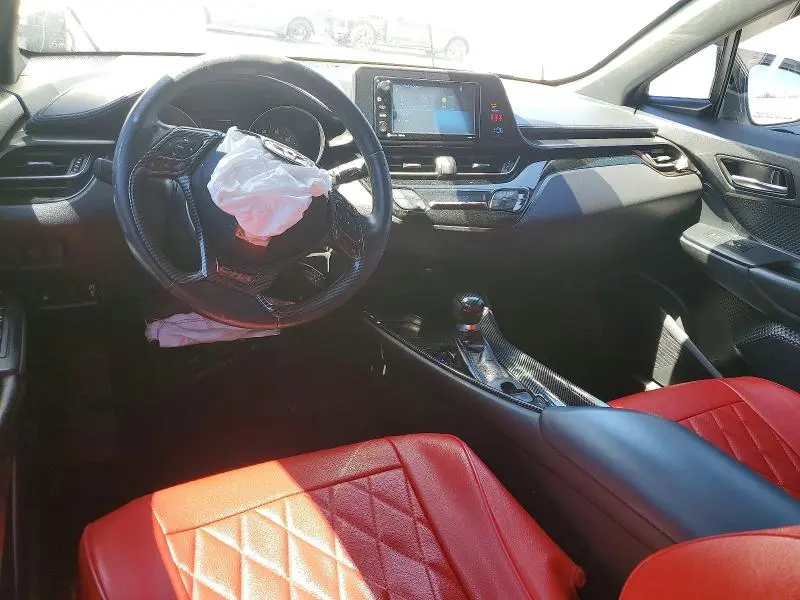 2018 TOYOTA C-HR XLE  
