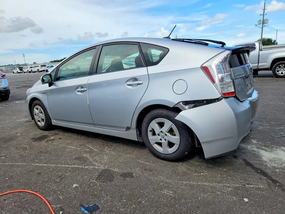 2011 TOYOTA PRIUS THREE  