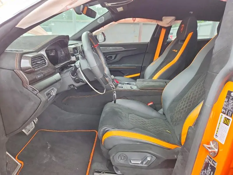 2024 LAMBORGHINI URUS PERFORMANTE  