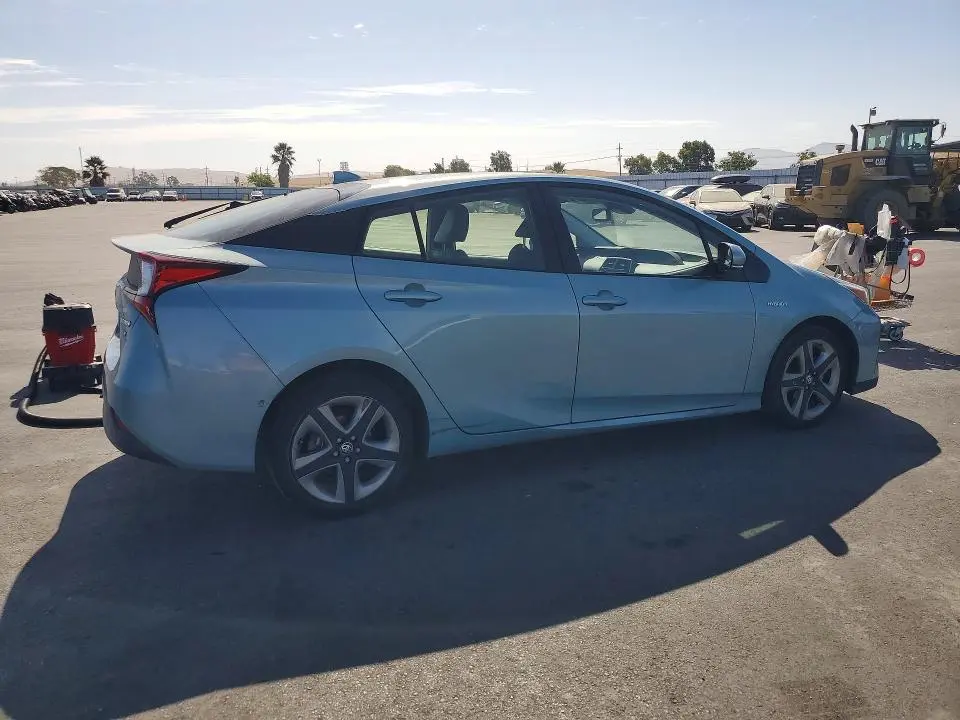 2019 TOYOTA PRIUS XLE  